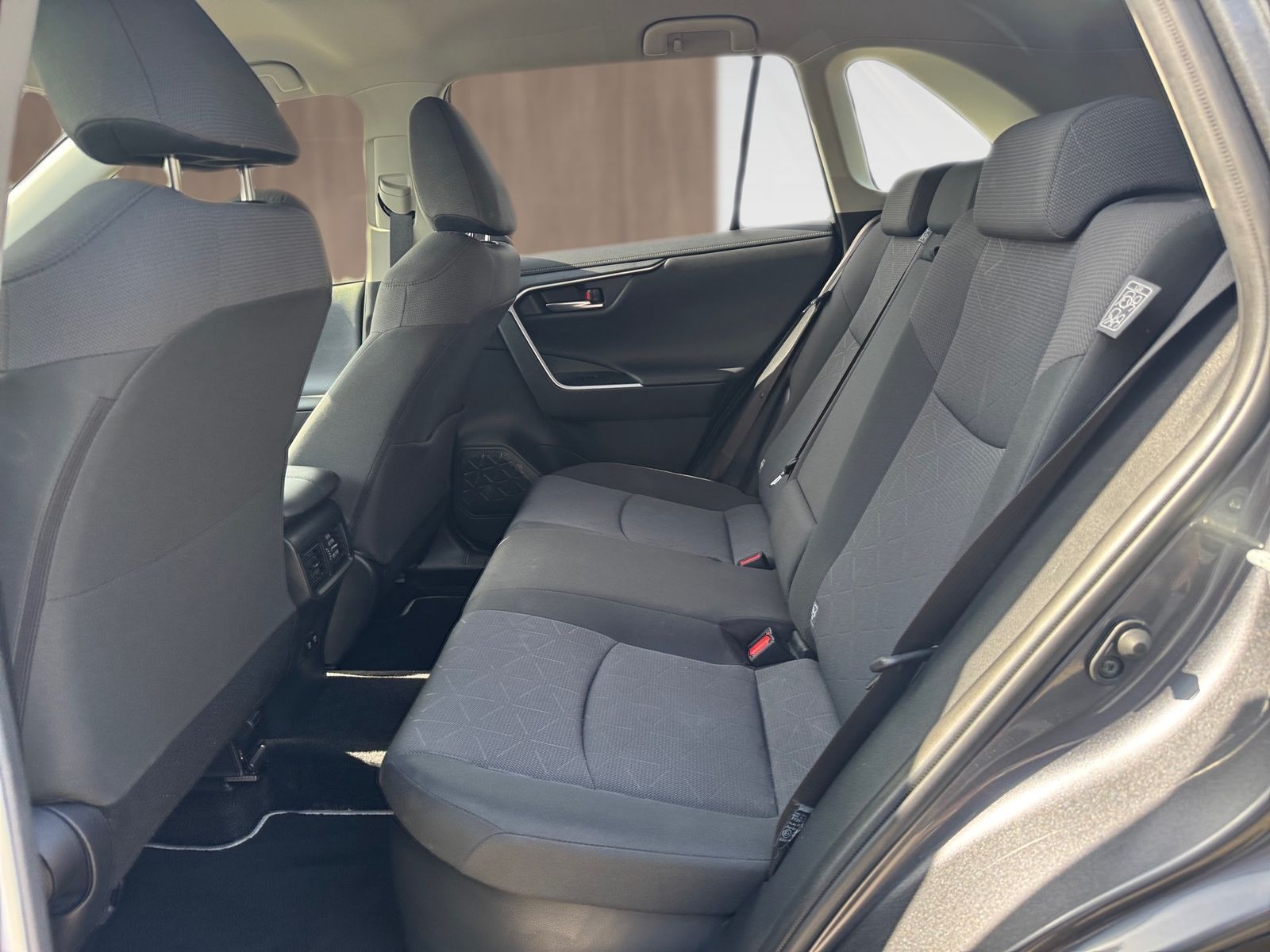 Toyota RAV4 2.5 - Samsaru's Car Outlet