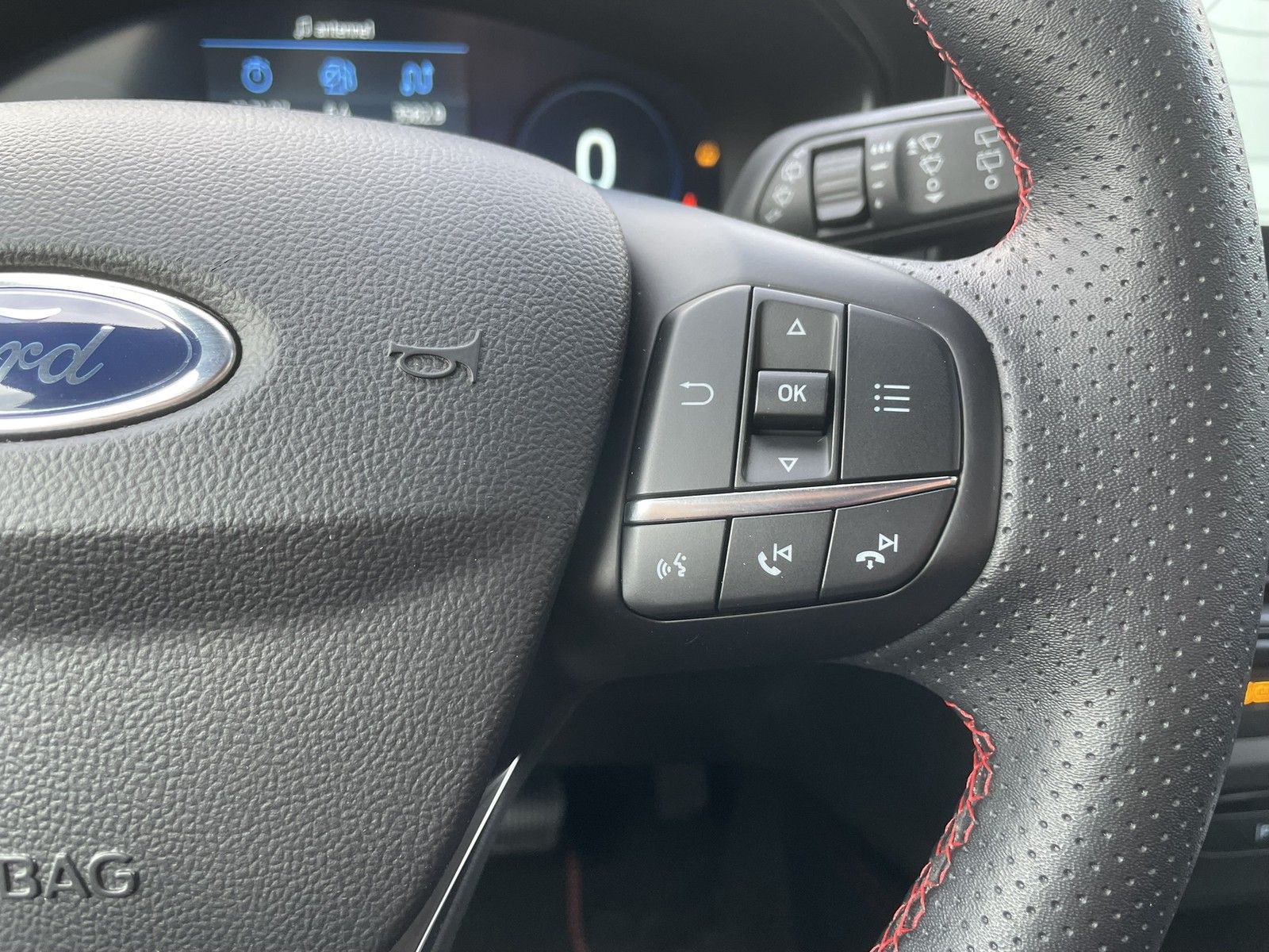 Ford Focus Turnier 1.0 EcoBoost Hybrid Aut. ST-Line X