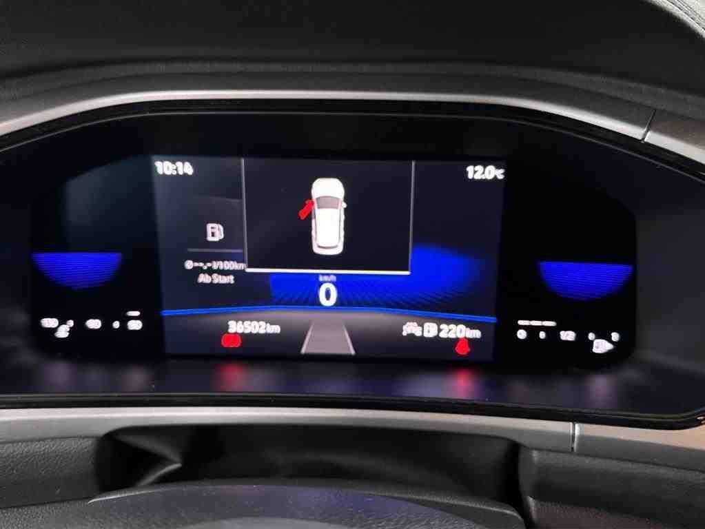 Volkswagen T-Roc 1.0 TSI Life - Samsaru's Car Outlet