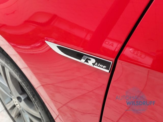 Volkswagen Golf VII 1.5 TSI DSG Highline R-Line - Samsaru's Car Outlet