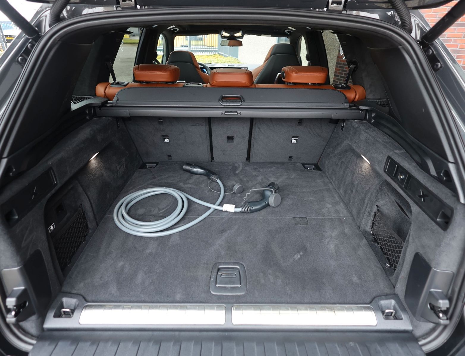 BMW X5 50e xDrive | Skylounge - AHK - HUD