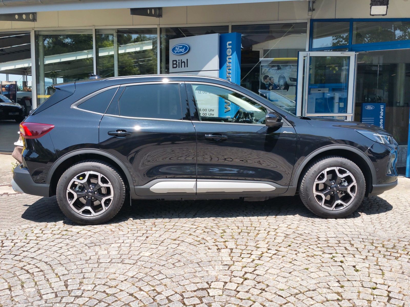 Ford Kuga Plug-In Hybrid Active - Samsaru's Car Outlet