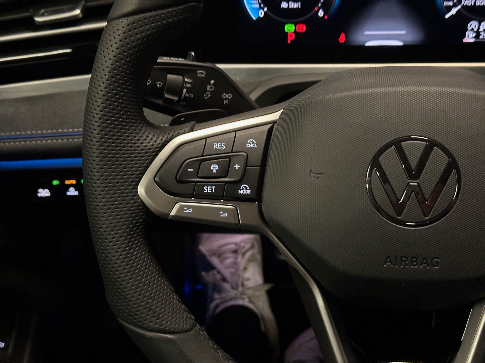 Volkswagen Passat Variant 2.0 TDI 4Motion R-Line*BlackStyle