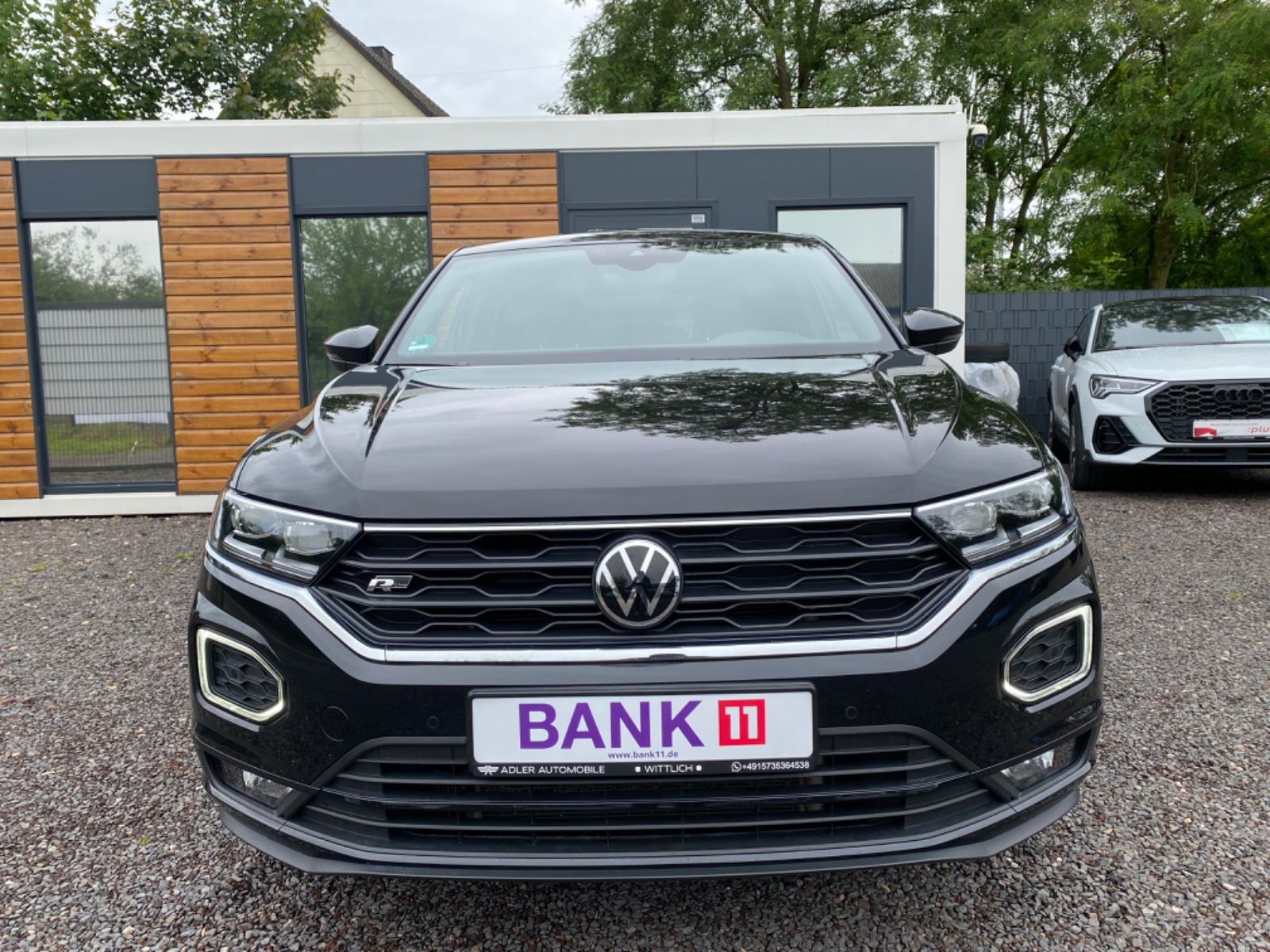 Volkswagen T-Roc 1.5 TSI R-Line - Samsaru's Car Outlet
