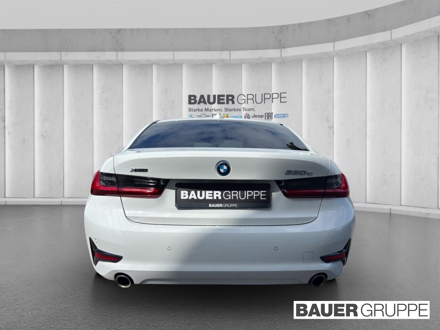 BMW 330 e xDrive Advantage - Samsaru's Car Outlet