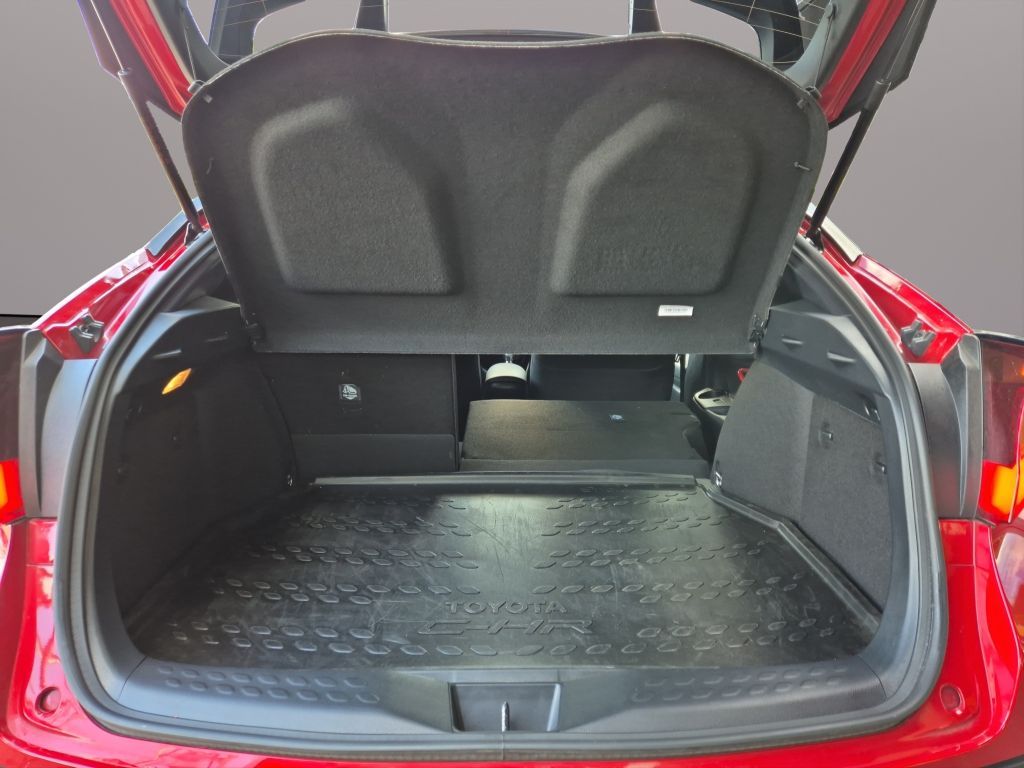 Toyota C-HR 2.0 Team D - Samsaru's Car Outlet