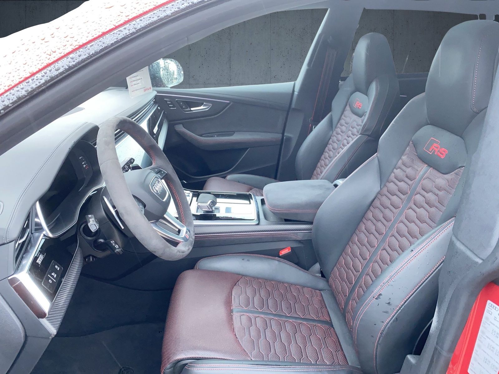 Audi RS Q8 SUV performance tiptr. Vmax305 PANO HUD 23