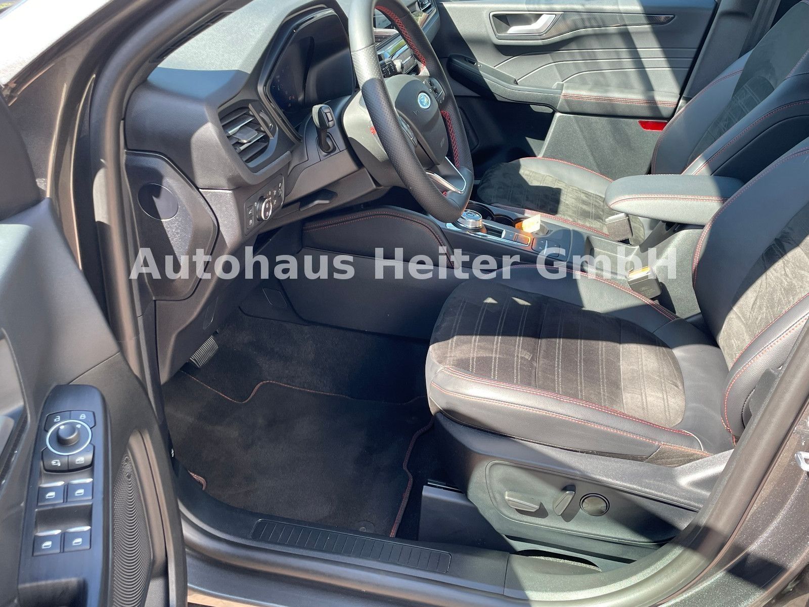 Ford Kuga PHEV ST-Line X - Samsaru's Car Outlet