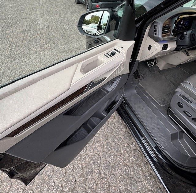 Volkswagen T7 Multivan - Samsaru's Car Outlet