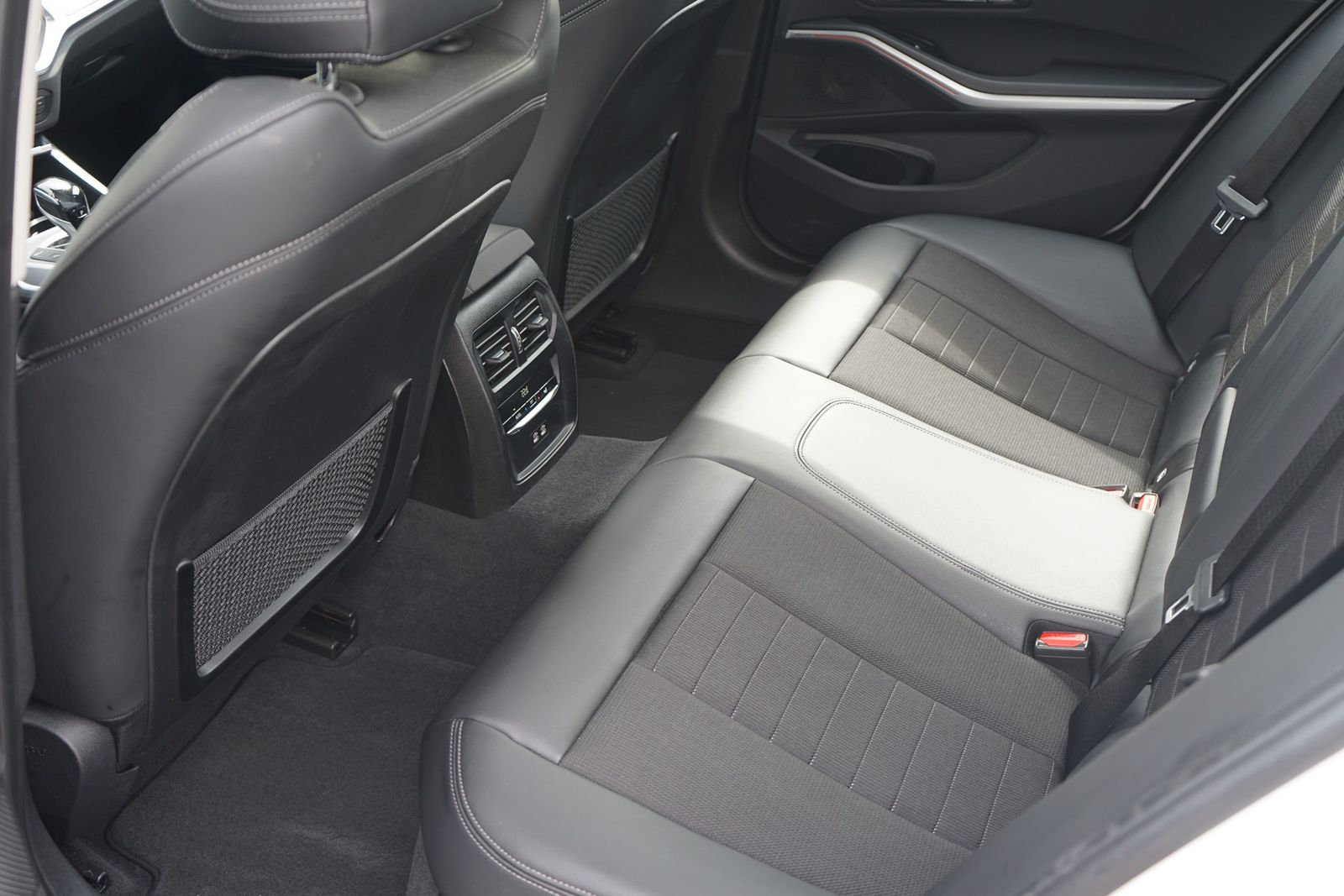 BMW 320e Touring xDrive Sport Line - Samsaru's Car Outlet