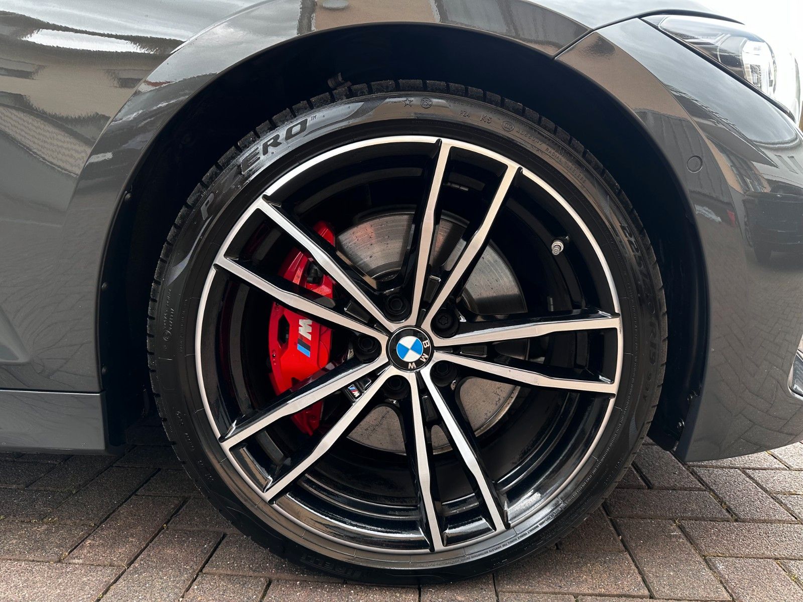 BMW 330d xDrive M Sport PANO*AHK*StandH*H&K*AdapLED