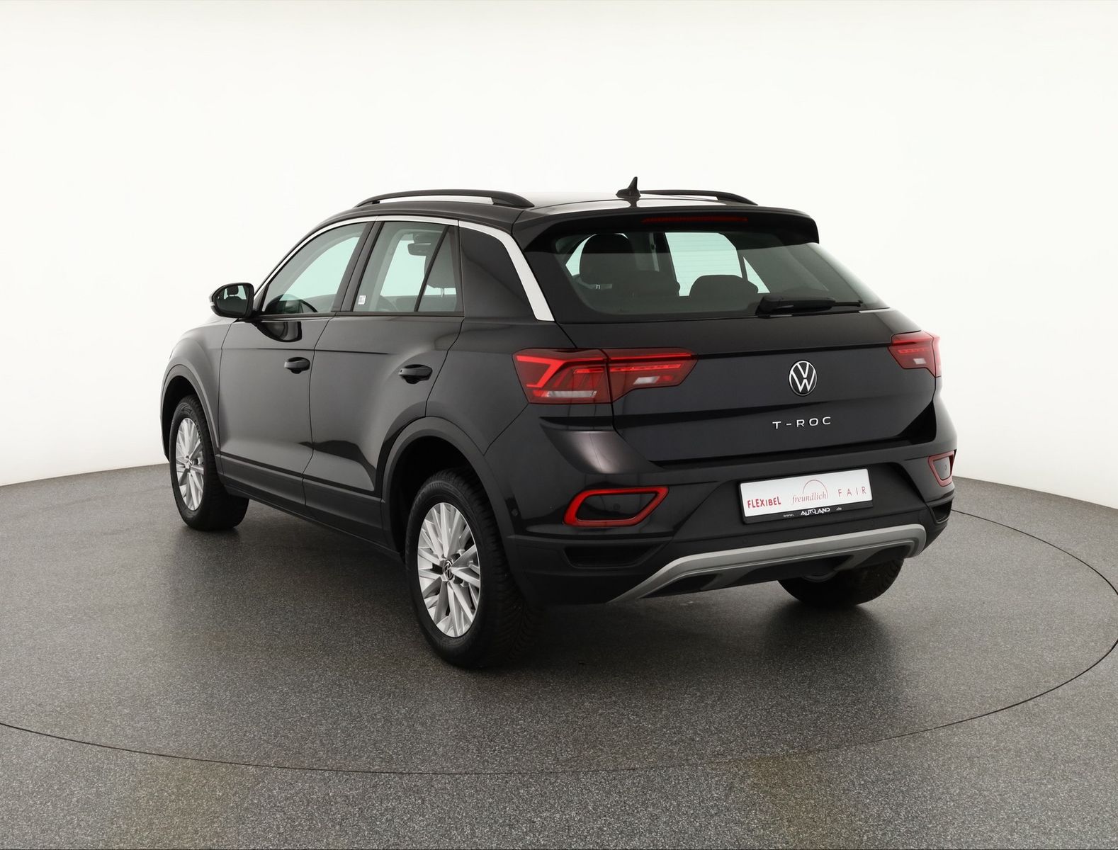 Volkswagen T-Roc 1.5 TSI DSG - Samsaru's Car Outlet