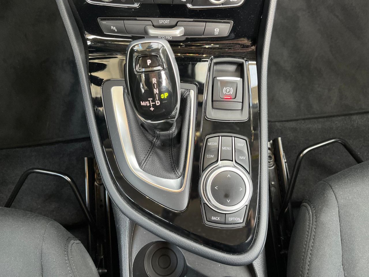 BMW 218d Active Tourer Advantage - Samsaru's Car Outlet
