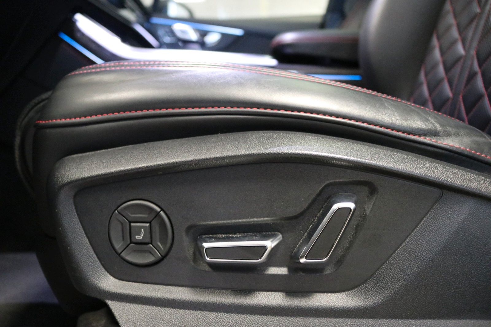 Audi Q7 S-Line competition plus Luft HUD Laser 7-Sitz