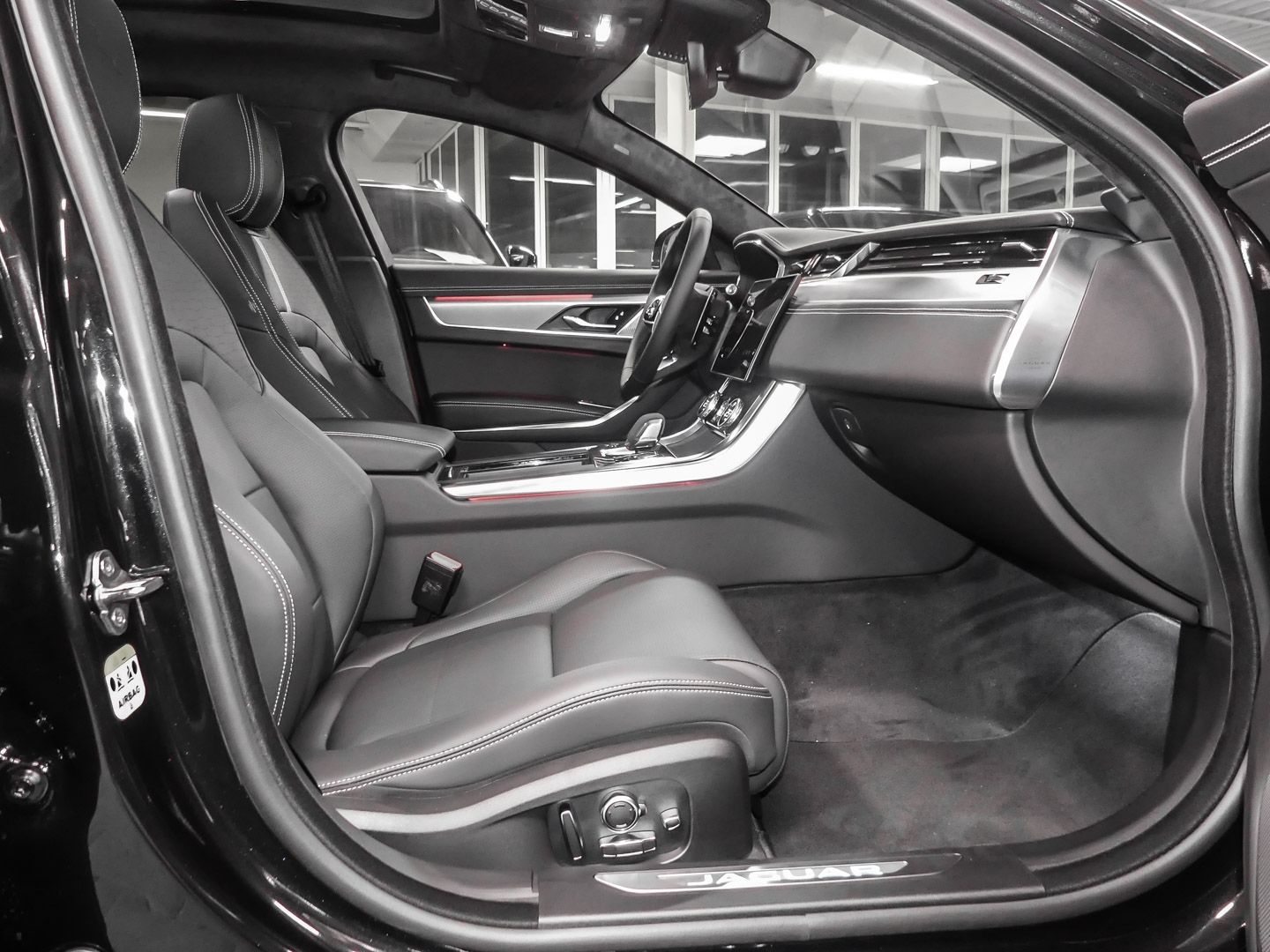 Jaguar XF Sportbrake R-Dynamic HSE AWD D200 Mild-Hybrid