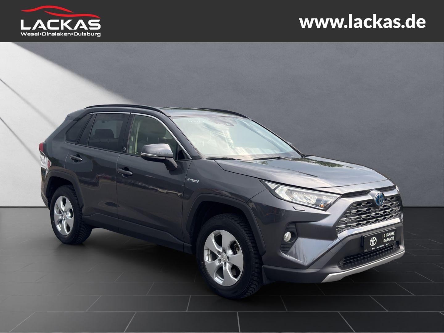 Toyota RAV 4 Hybrid - Samsaru's Car Outlet