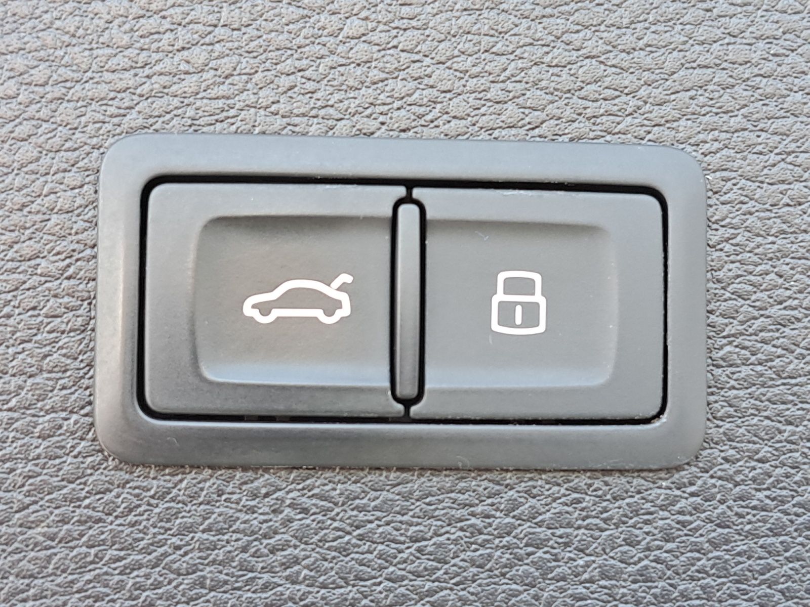 Audi Q5 S line 40 TDI quattro S tronic AHK PANO HEAD