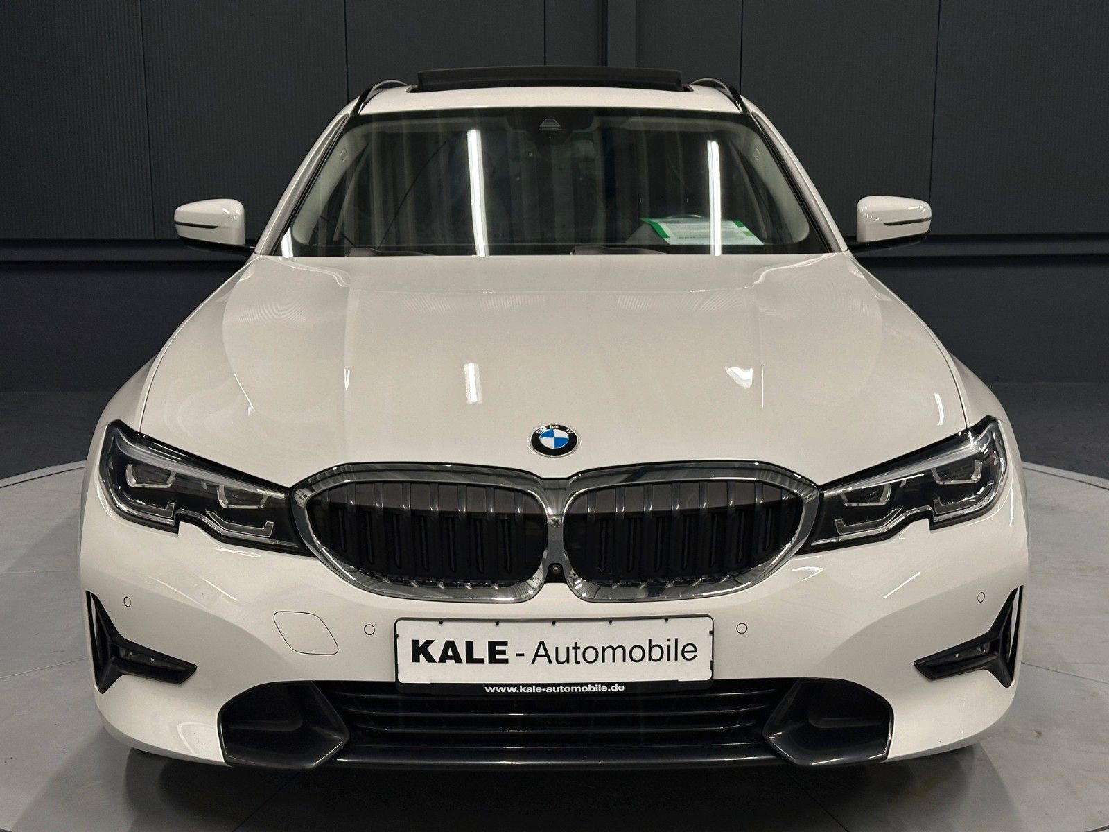 BMW 320d xDrive Sport Line - Samsaru's Car Outlet