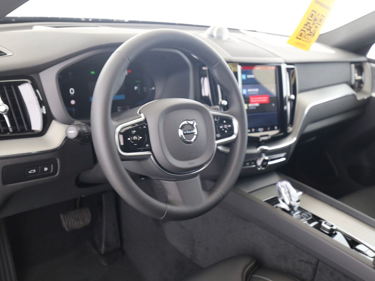 Volvo XC60 Plus Black Edition Plug-In Hybrid - Samsaru's Car Outlet