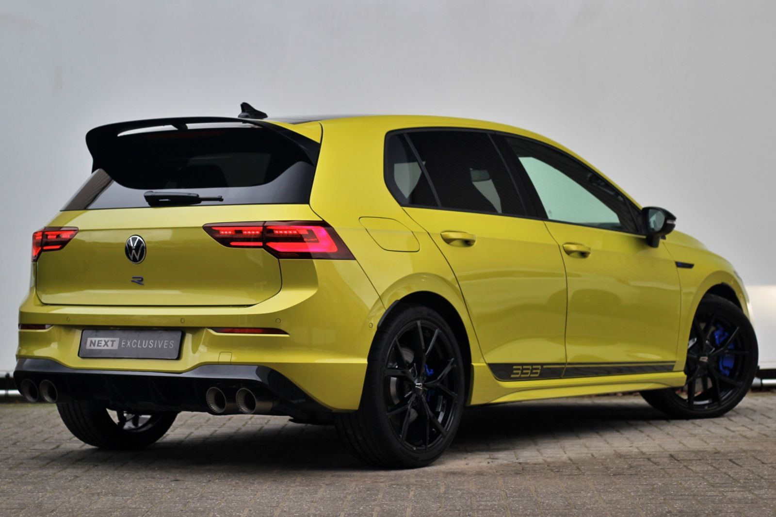 Volkswagen Golf 2.0 TSI R 4Motion - Samsaru's Car Outlet