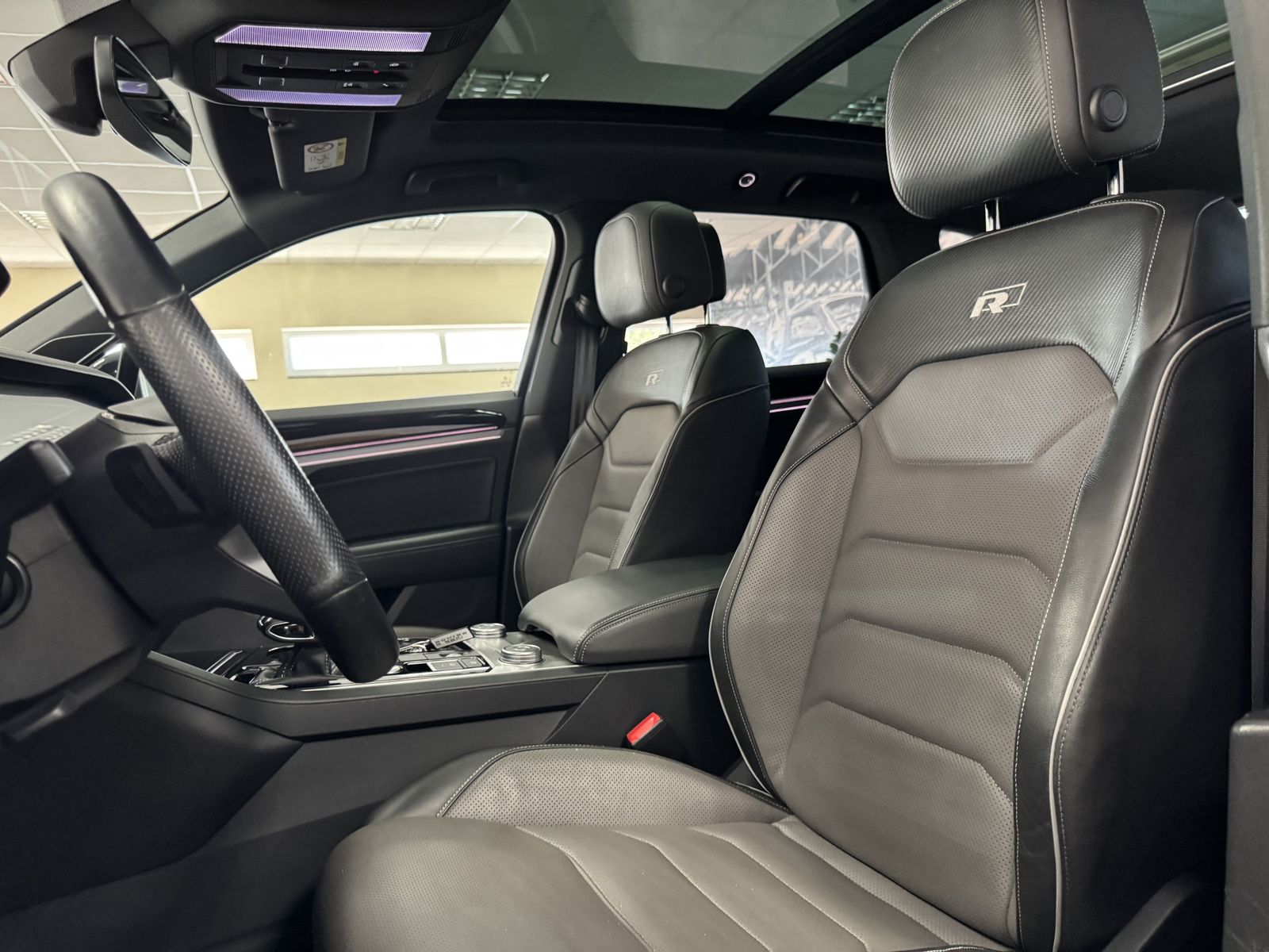 Volkswagen Touareg R-Line 4Motion - Samsaru's Car Outlet