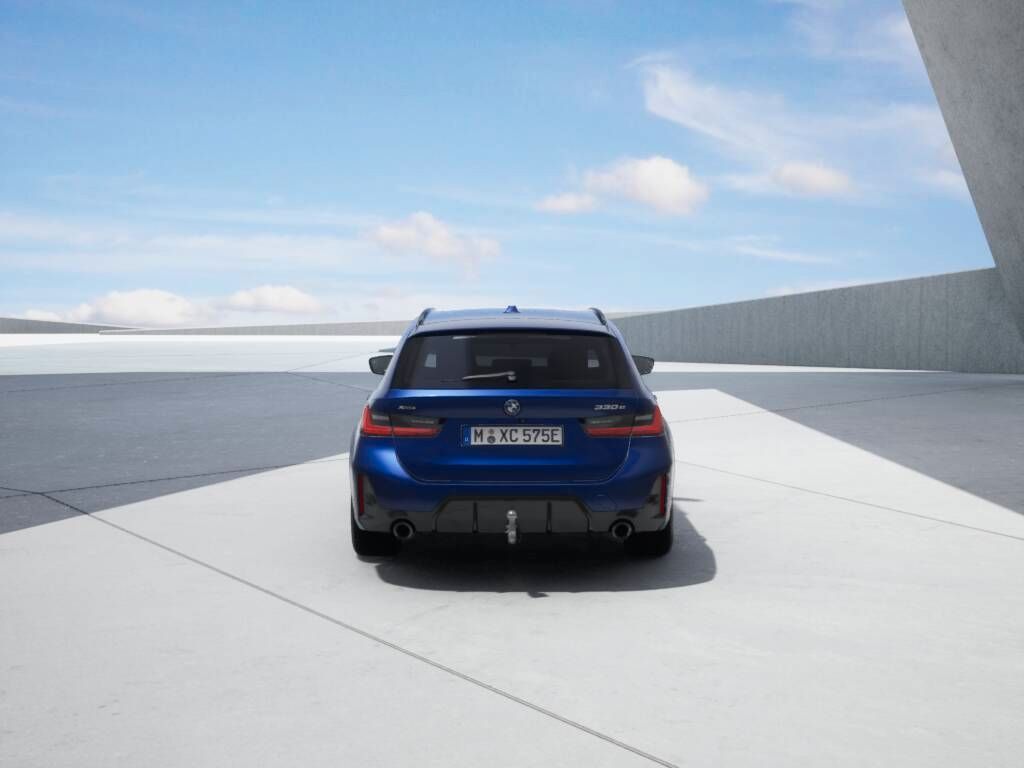 BMW 330e xDrive touring ///M Sport PRO PanoSD AHK AC