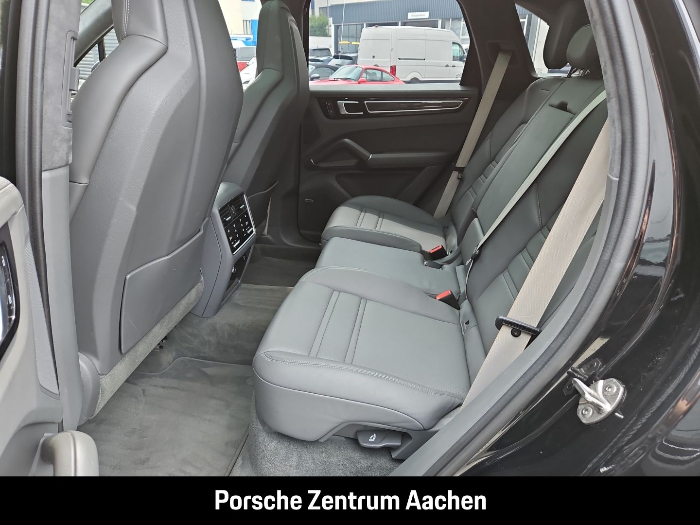 Porsche Cayenne Platinum Edition BOSE Sportabgasanlage