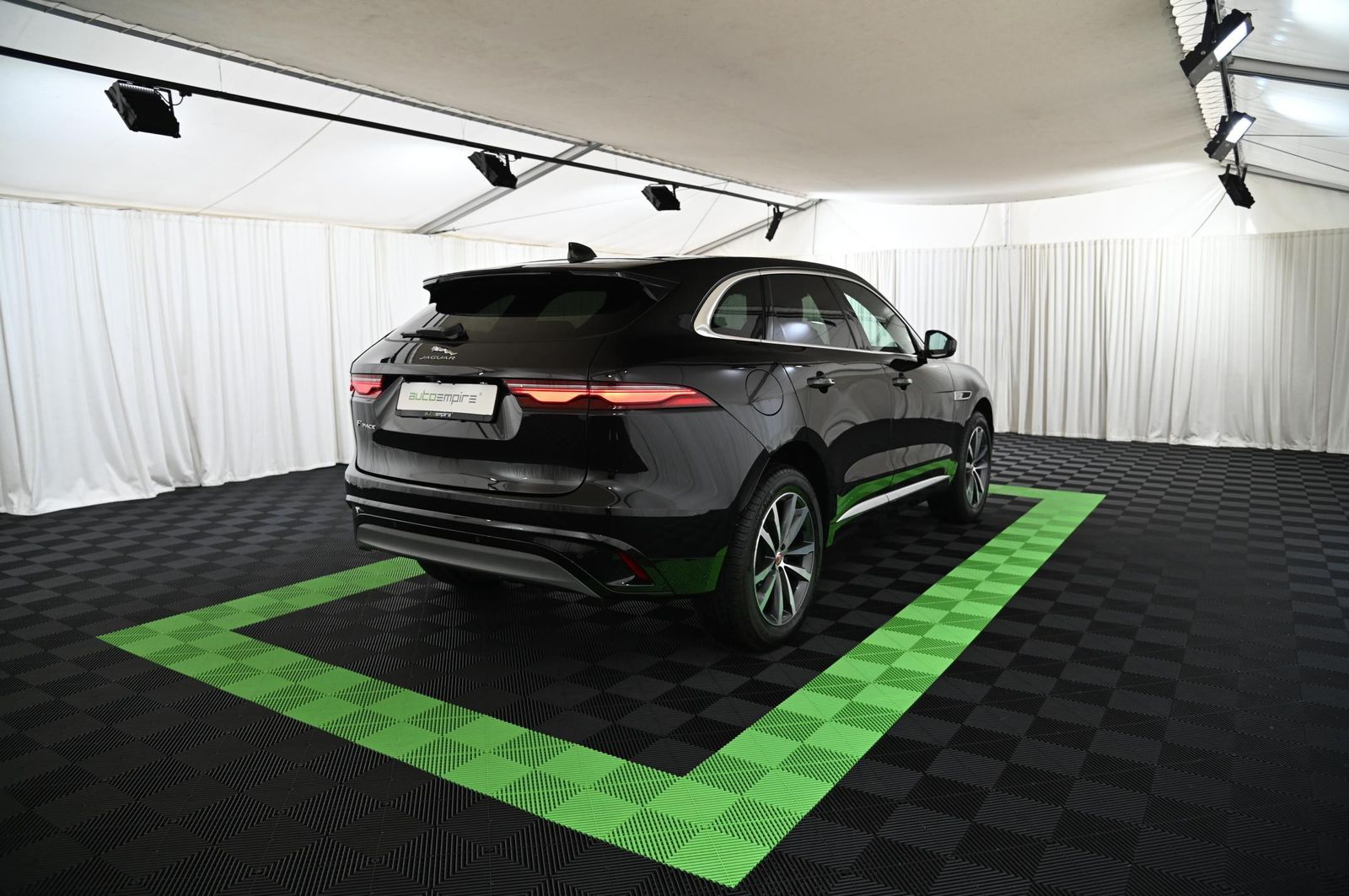Jaguar F-Pace D200 AWD R-Dynamic SE NAVI/ACC/MERIDIA/20