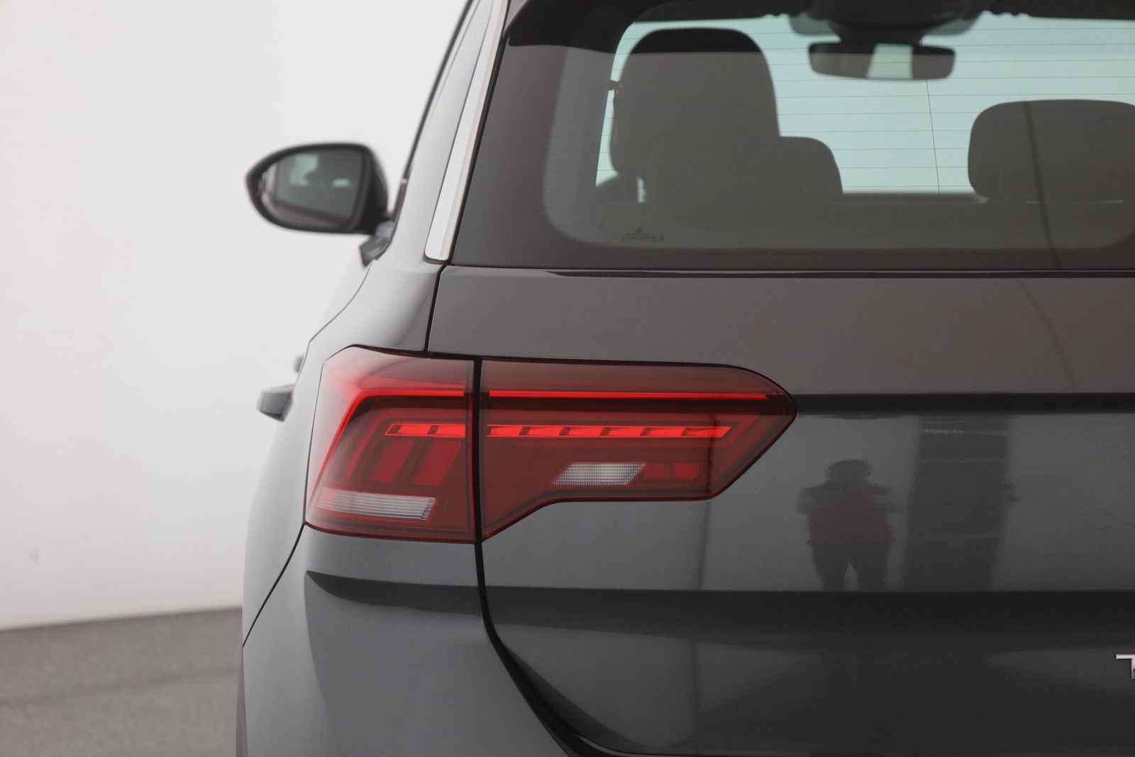 Volkswagen T-Roc 1.5 TSI DSG - Samsaru's Car Outlet