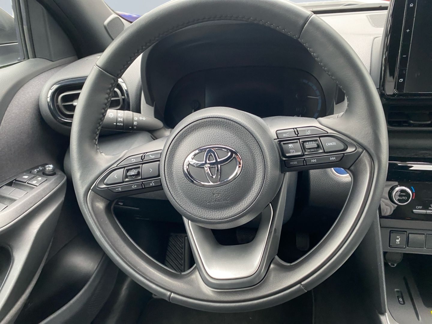 Toyota Yaris Cross Hybrid 1.5 Team D *Matrix*CAM*CarPla