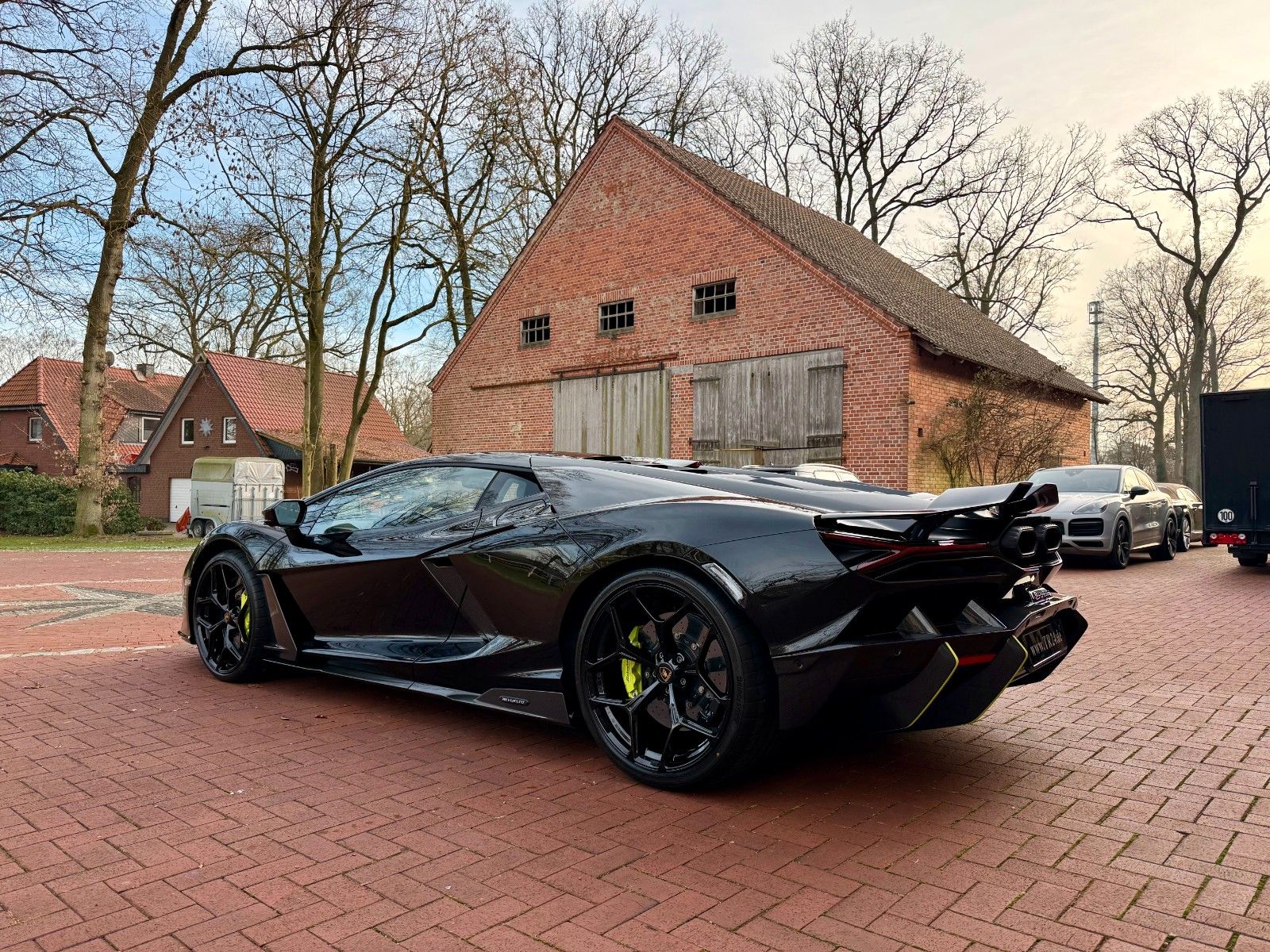 Lamborghini Revuelto V12 MY26/Carbon/PassengerDis/CorsaTex