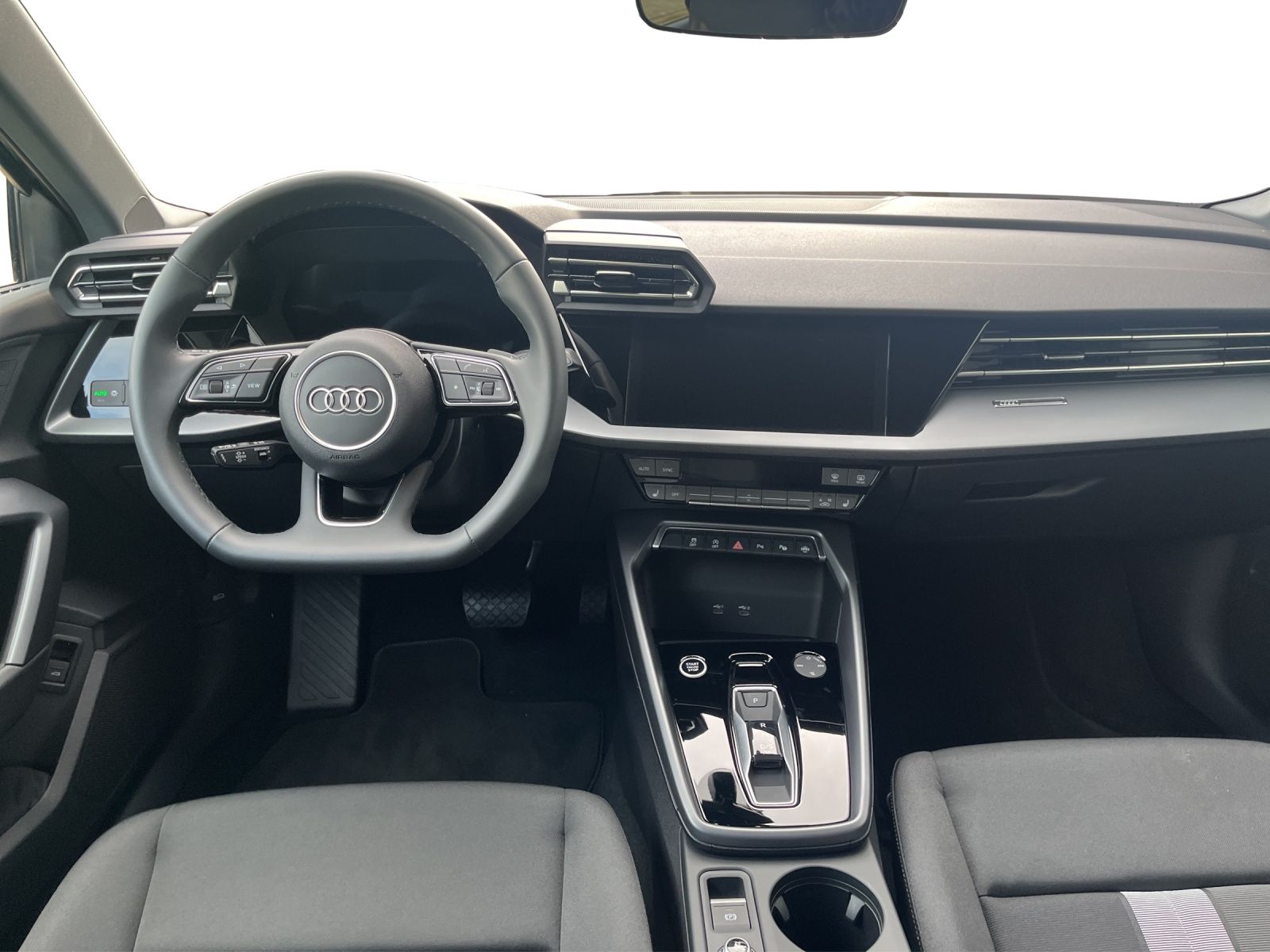 Audi A3 Limousine 30 TFSI advanced - Samsaru's Car Outlet