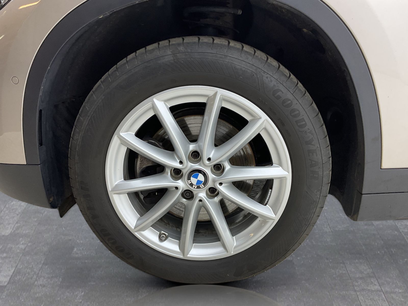 BMW X1 xDrive18d Sportsitze - Samsaru's Car Outlet