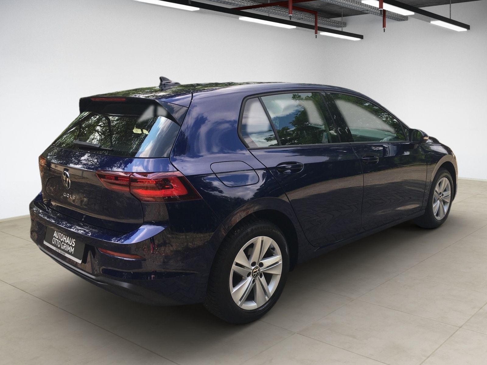 Volkswagen Golf VIII 1.5 TSI Life - Samsaru's Car Outlet