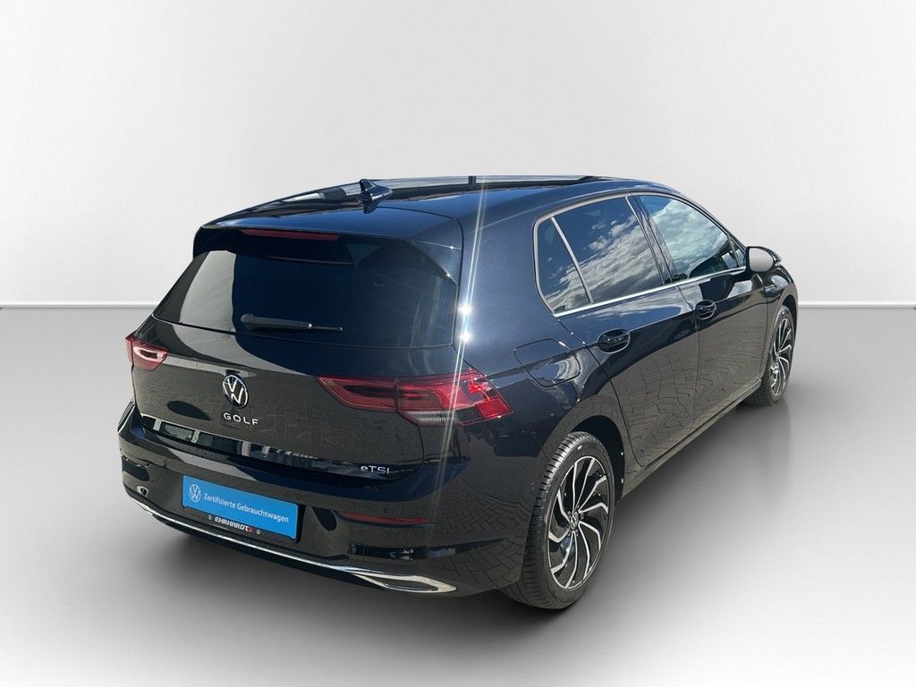 Volkswagen Golf VIII 1.5 eTSI DSG Style - Samsaru's Car Outlet