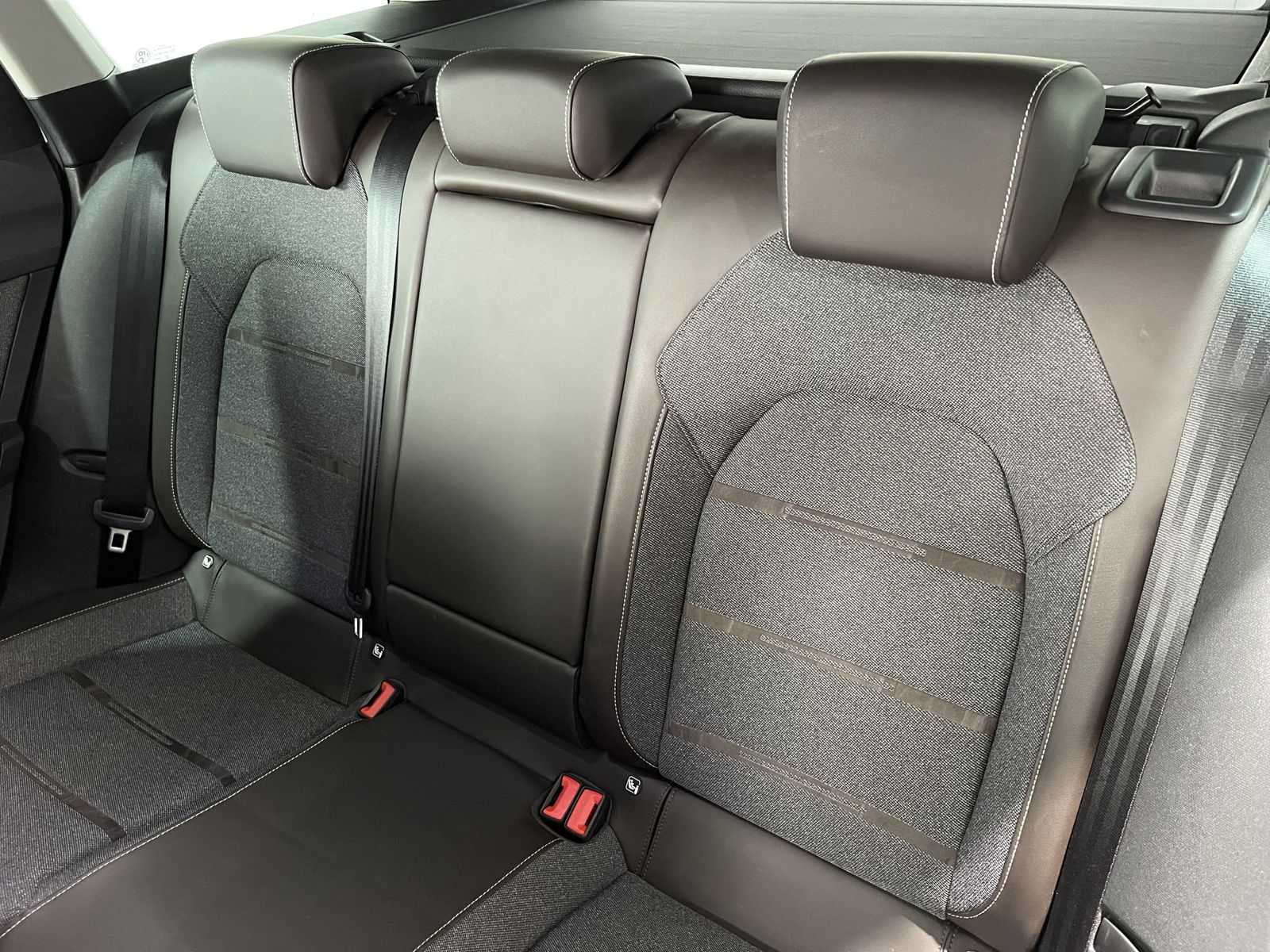 Seat Leon Xcellence 2.0 TDI*AHK*LED*Cam*Navi*