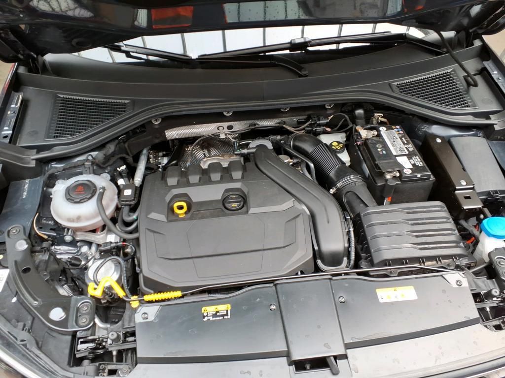 Volkswagen T-Roc R-Line 1.5 TSI - Samsaru's Car Outlet