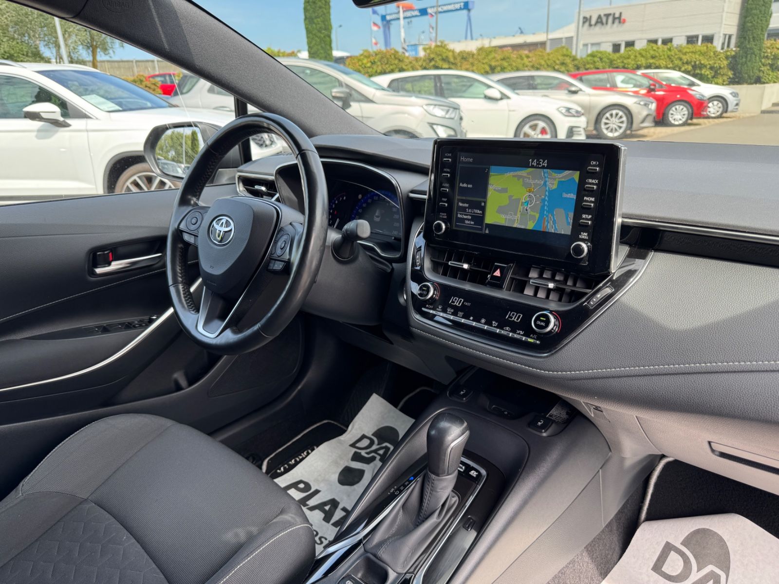 Toyota Corolla Touring Sports Hybrid Club - Samsaru's Car Outlet