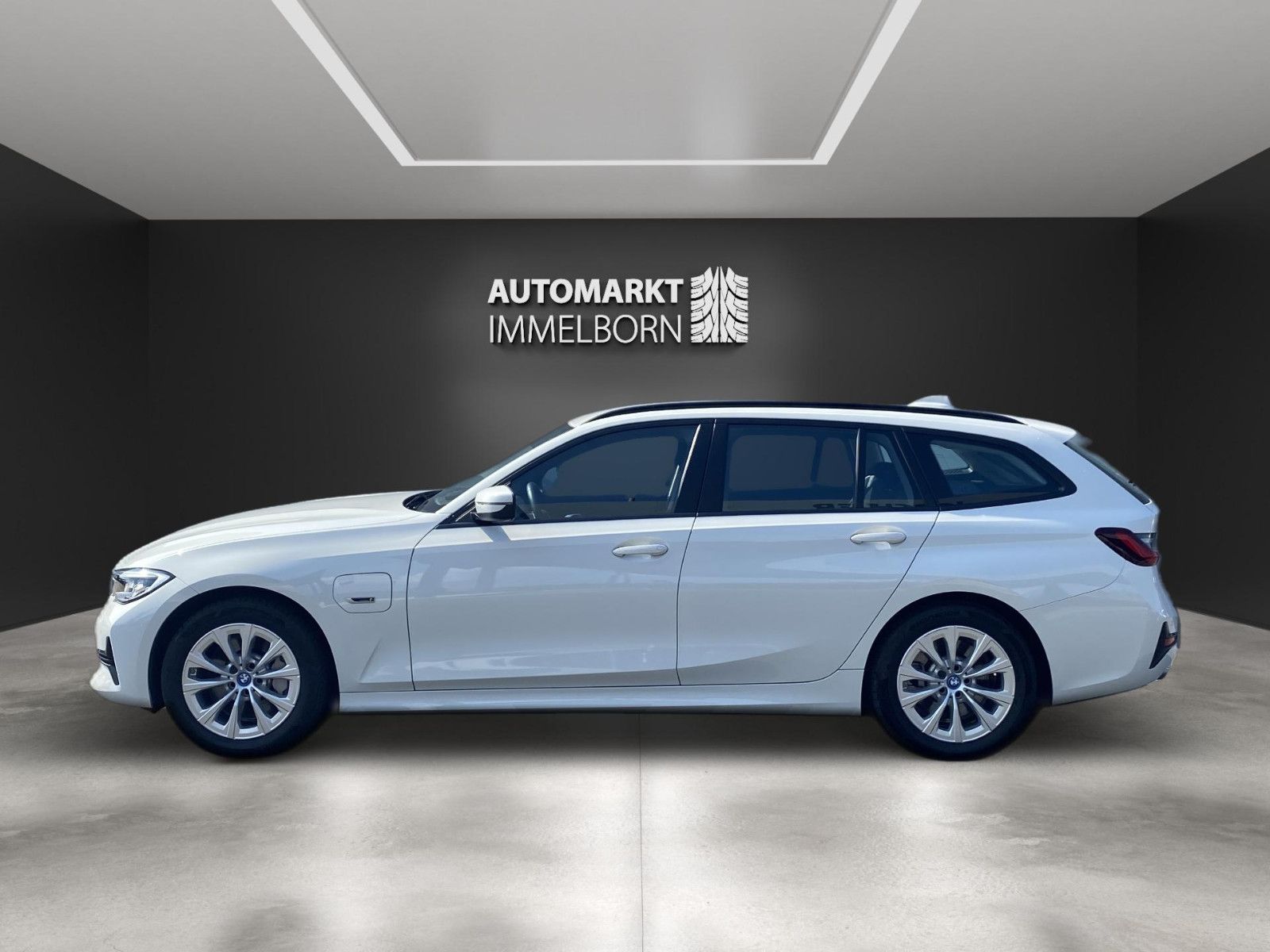 BMW 330 e - Samsaru's Car Outlet