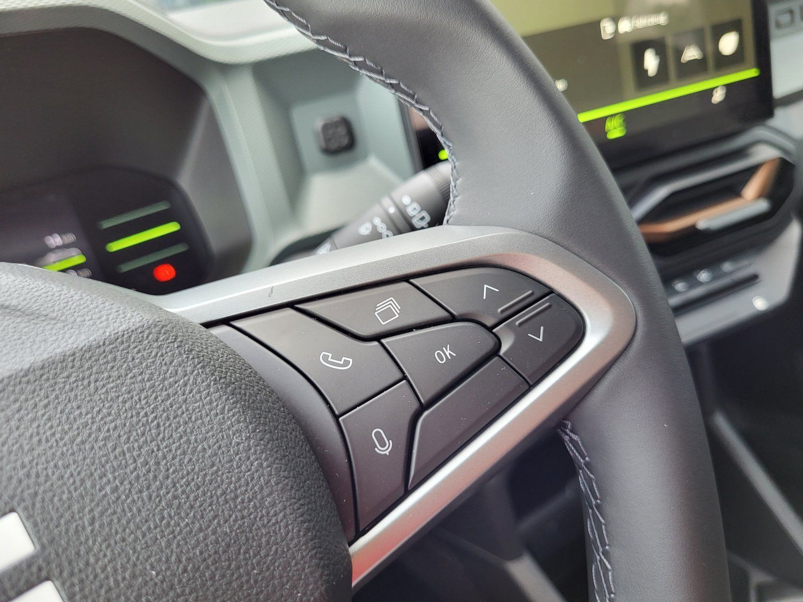 Dacia Duster NEW Hybrid 140 4x2 Extreme - Samsaru's Car Outlet