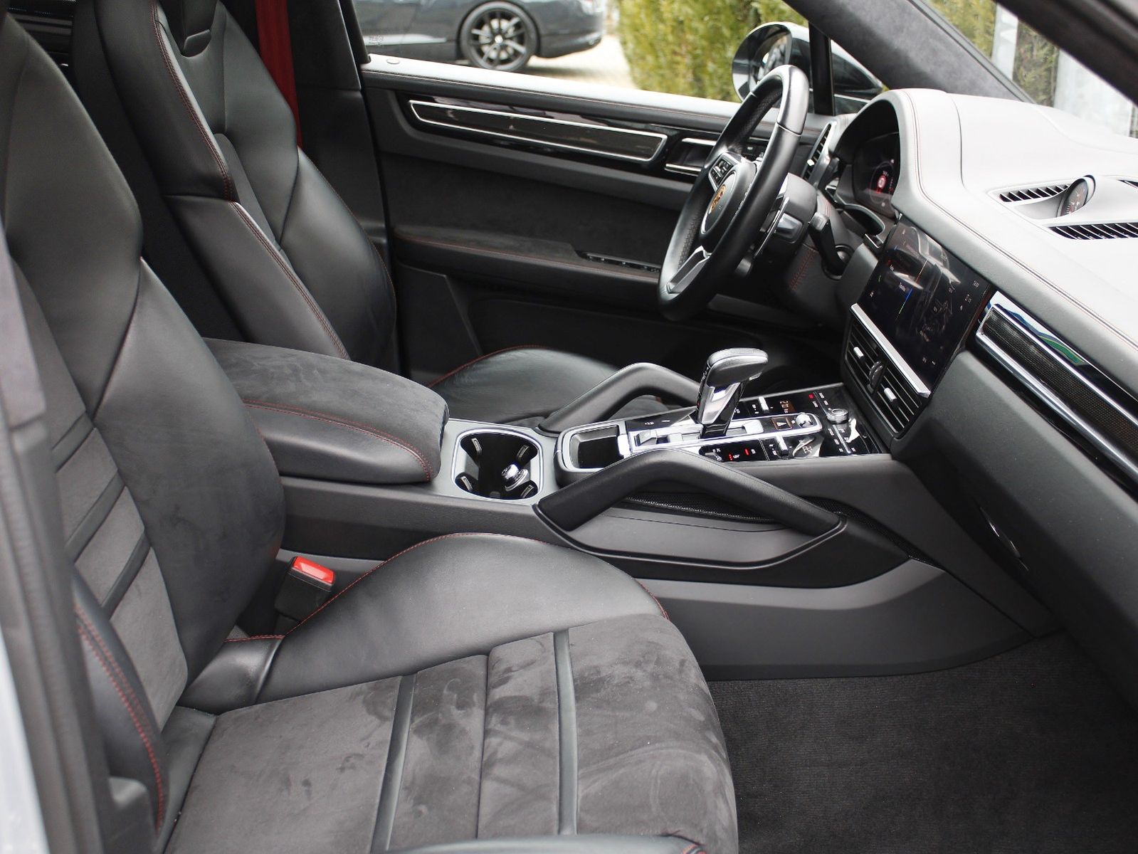 Porsche CAYENNE GTS COUPE MAX.VOLL *CARBON*NiGHT*PANO*22