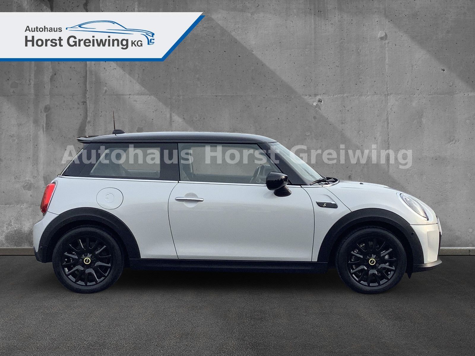 MINI 3-trg. Cooper SE Classic - Samsaru's Car Outlet