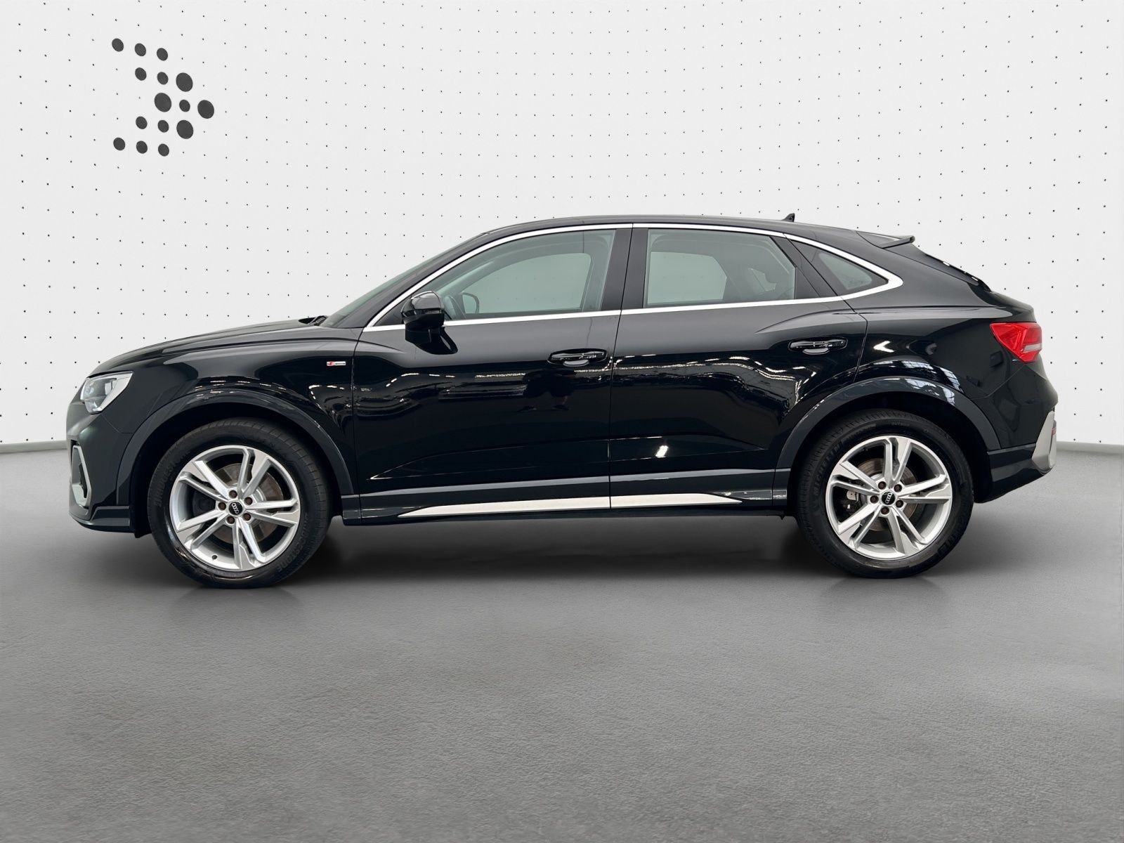 Audi Q3 Sportback 40 TDI qu S line - Samsaru's Car Outlet