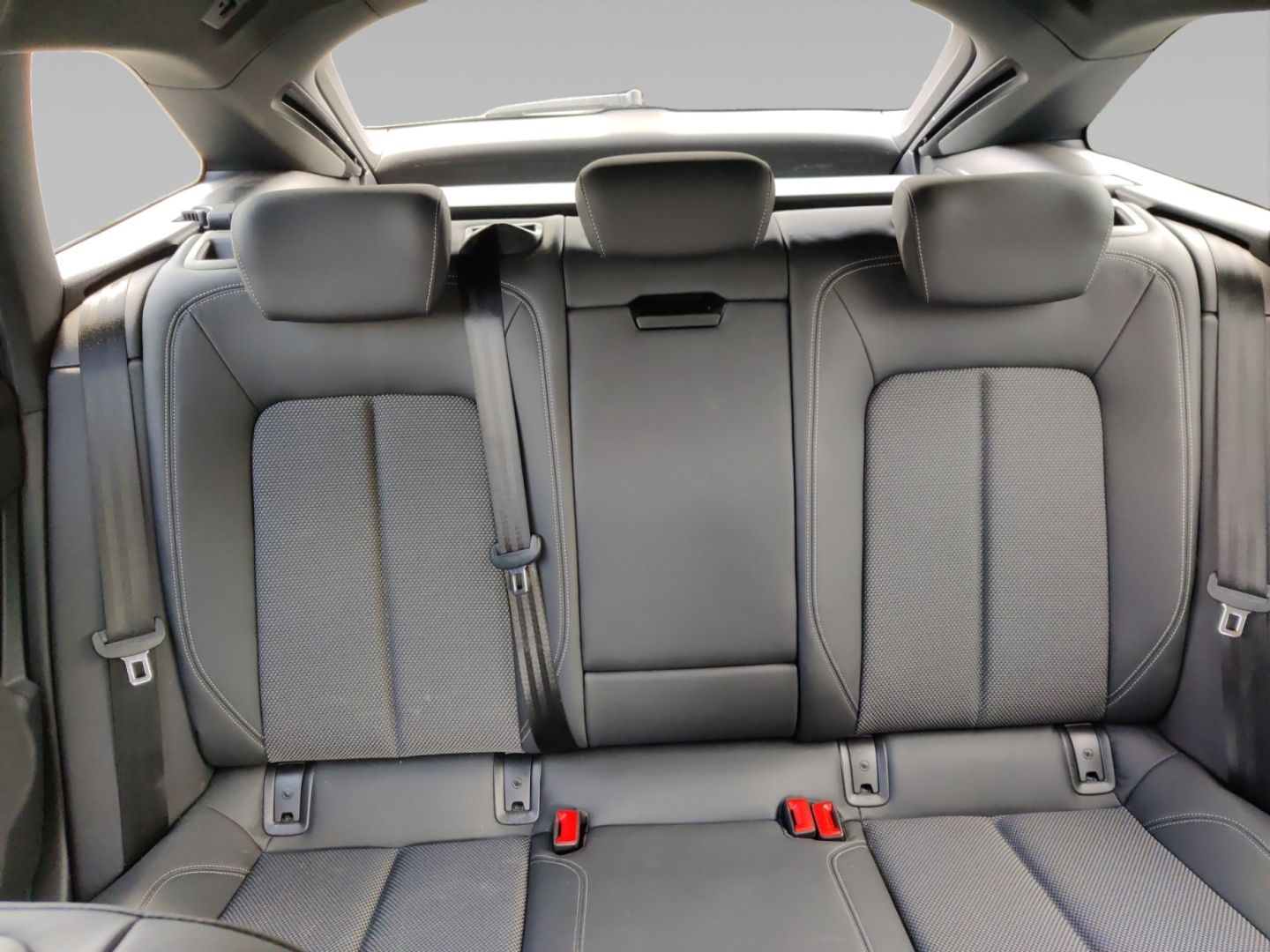 Audi A6 Avant 40 TDI S line - Samsaru's Car Outlet