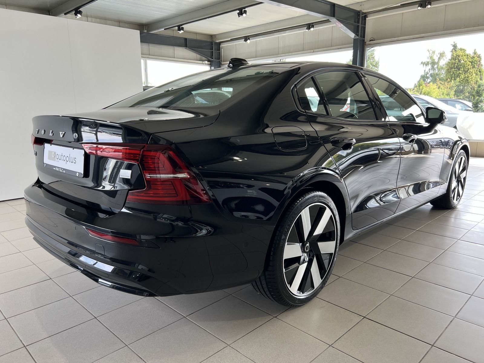 Volvo S60 T8 Ultimate Dark Recharge AWD B&W Massage