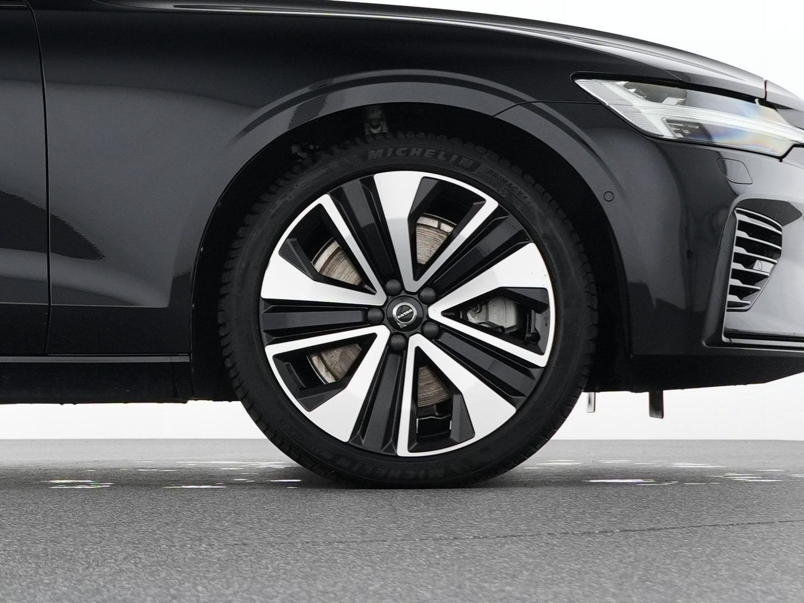 Volvo S60 T8 Recharge Ultimate Dark 19"+B&W+AHK+360°