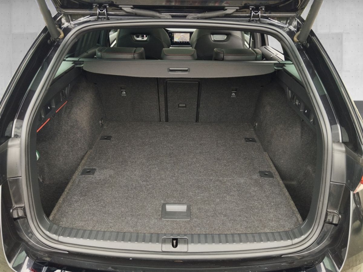 Skoda Octavia Combi 2.0 TSI RS Plus - Samsaru's Car Outlet