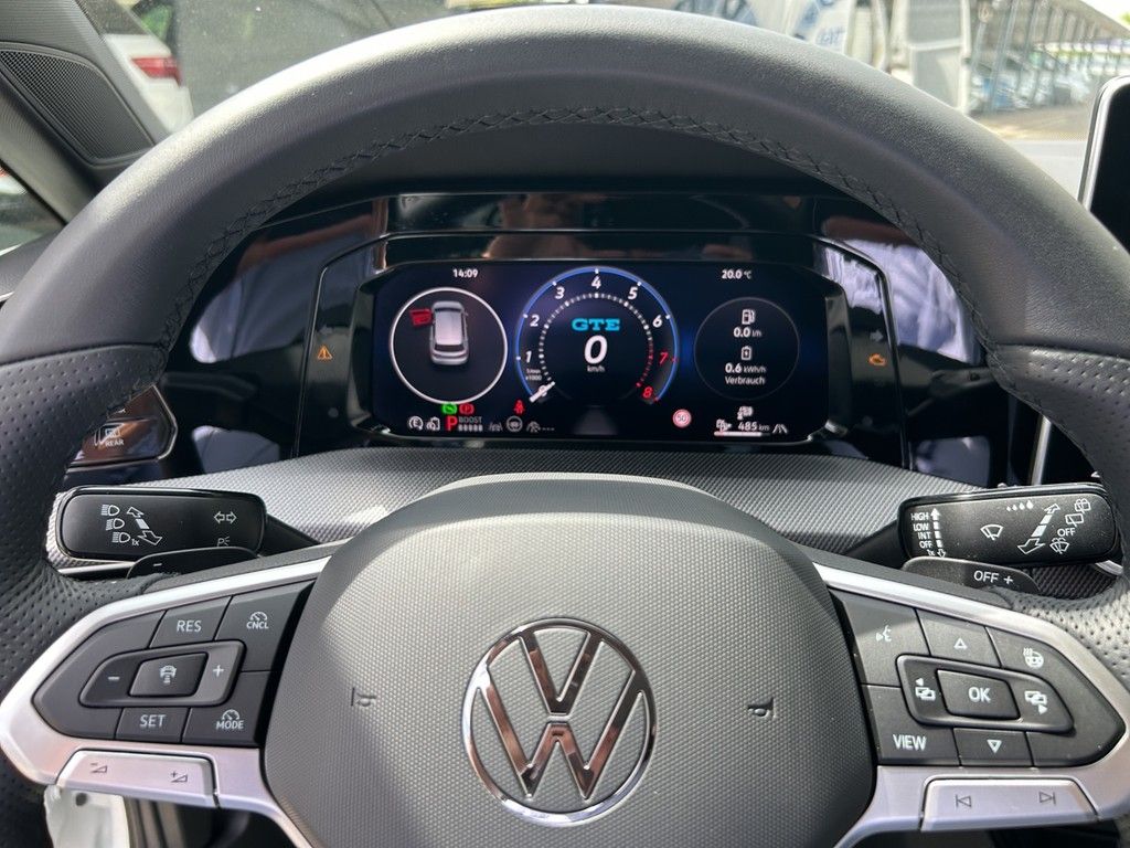 Volkswagen Golf VIII 1.5 eHybrid DSG GTE AHK*PANO*HUD*IQ-LI