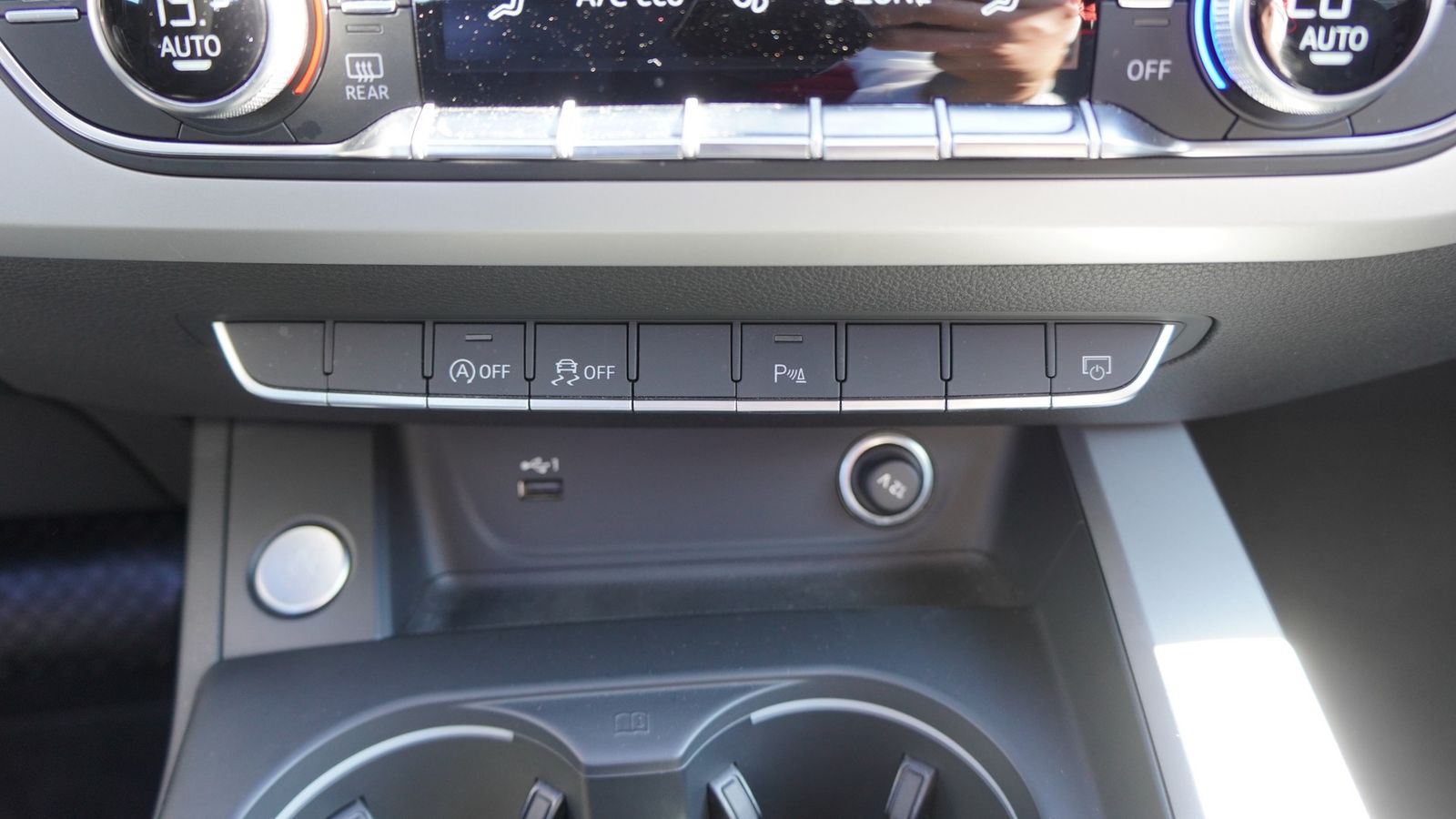 Audi A4 35 2.0 TFSI Avant advanced - Samsaru's Car Outlet