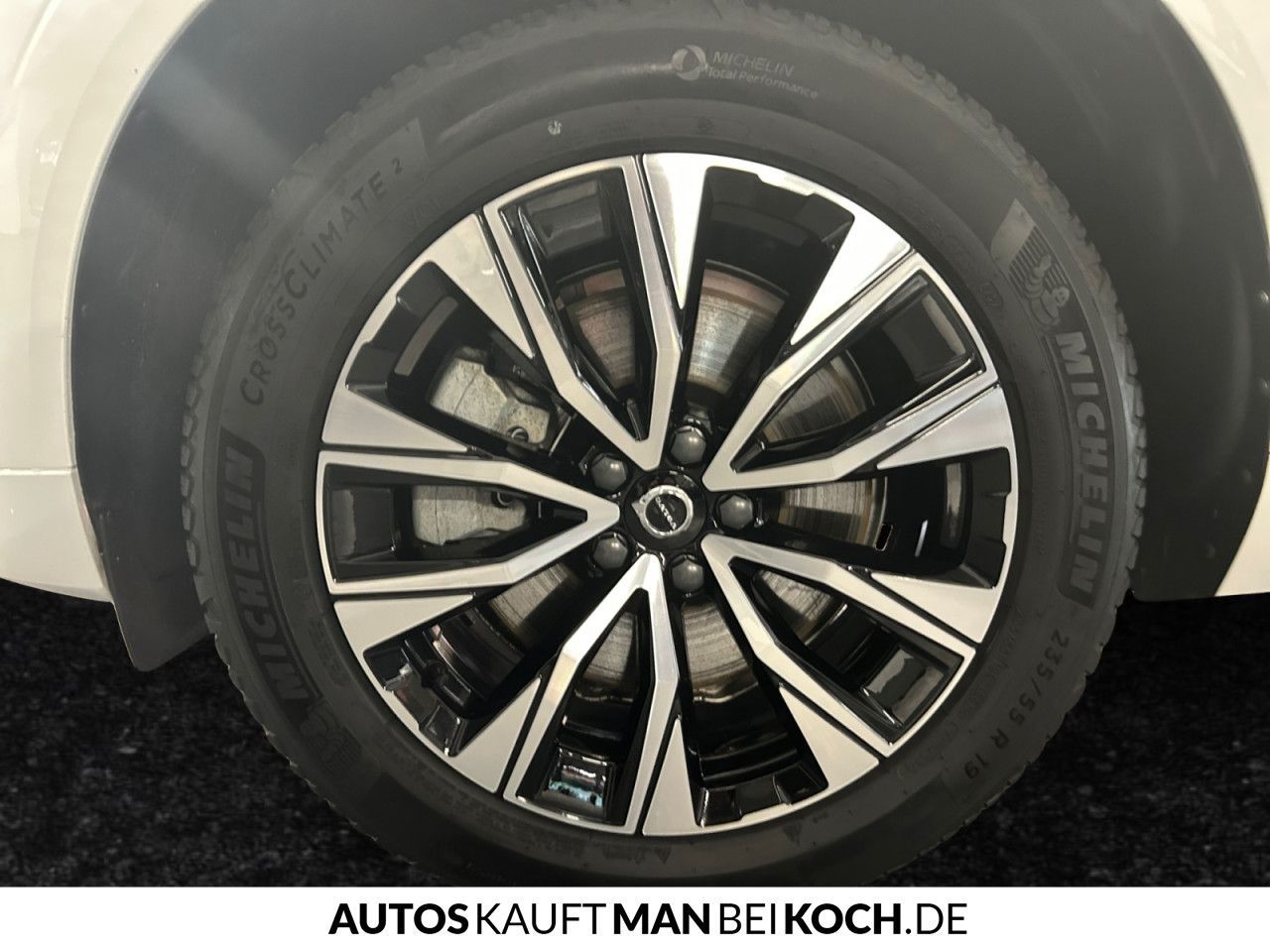 Volvo XC60 B5 AWD Plus Dark ACC BLIS AHK 4SHz VLED H&K